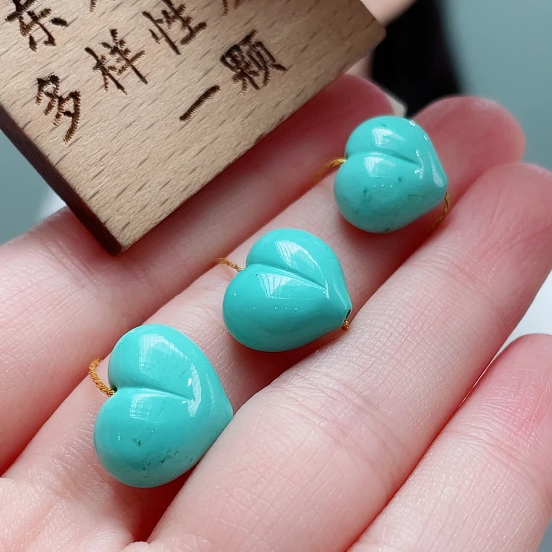 未镶嵌绿松石颈饰