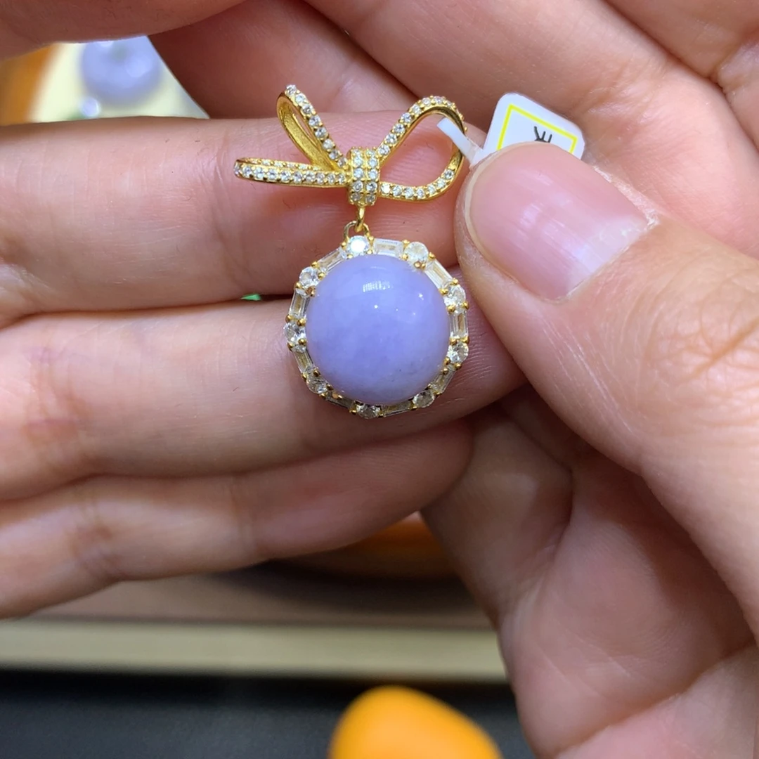 翡翠颈饰银S925镶嵌翡翠吊坠