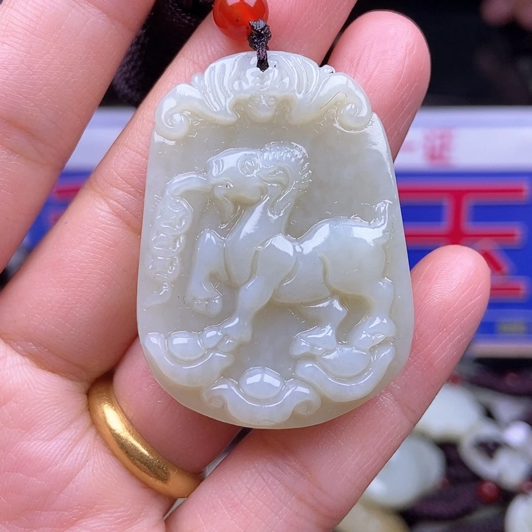 颈饰未镶嵌和田玉