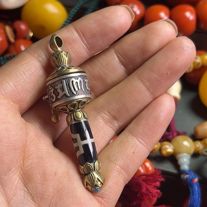 颈饰琉璃孙****芳琉璃………….