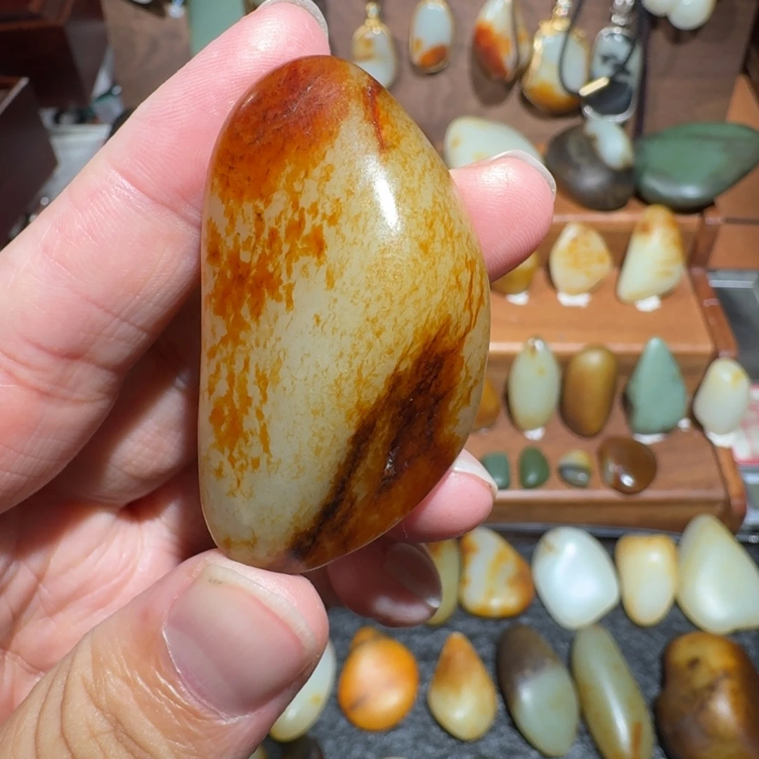 q***5和田玉未镶嵌颈饰