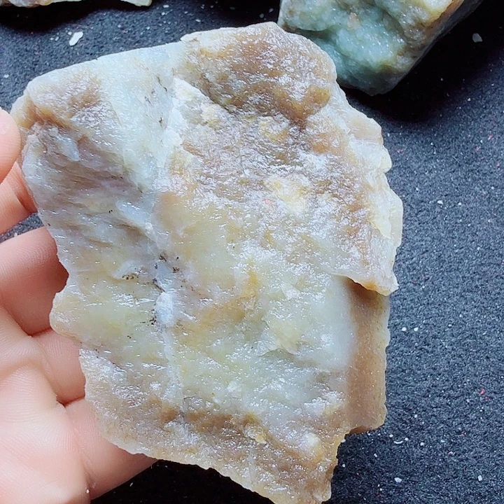 未镶嵌和田玉（糖玉）珠宝半成品