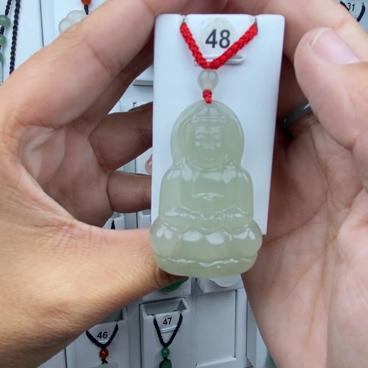 石英质玉未镶嵌颈饰