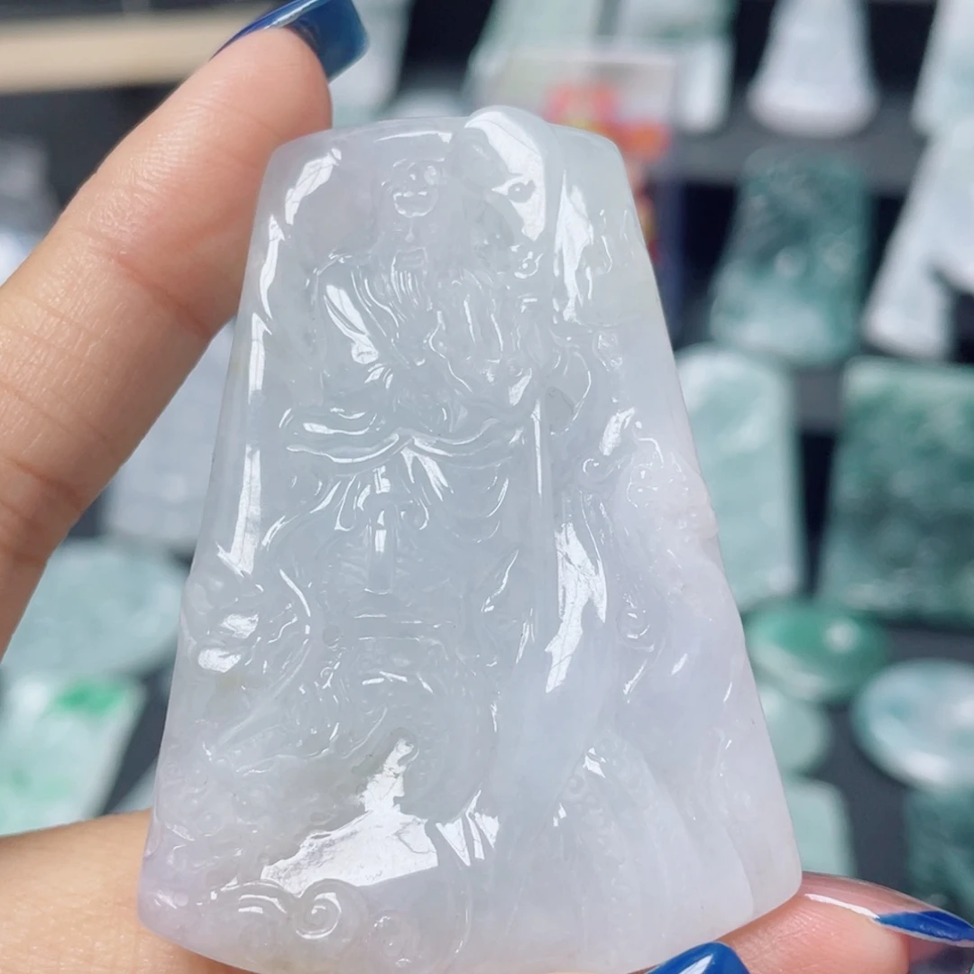 翡翠未镶嵌颈饰御龙关二爷