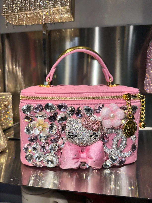 粉色盒子粉金宝石链条化妆盒盒子包小包包轻奢时尚甄选无险连接