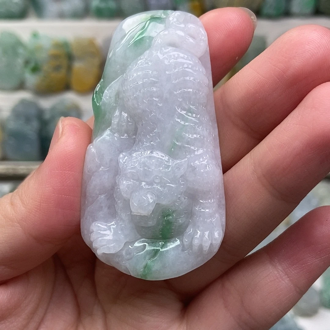 翡翠未镶嵌吊坠(赠链)