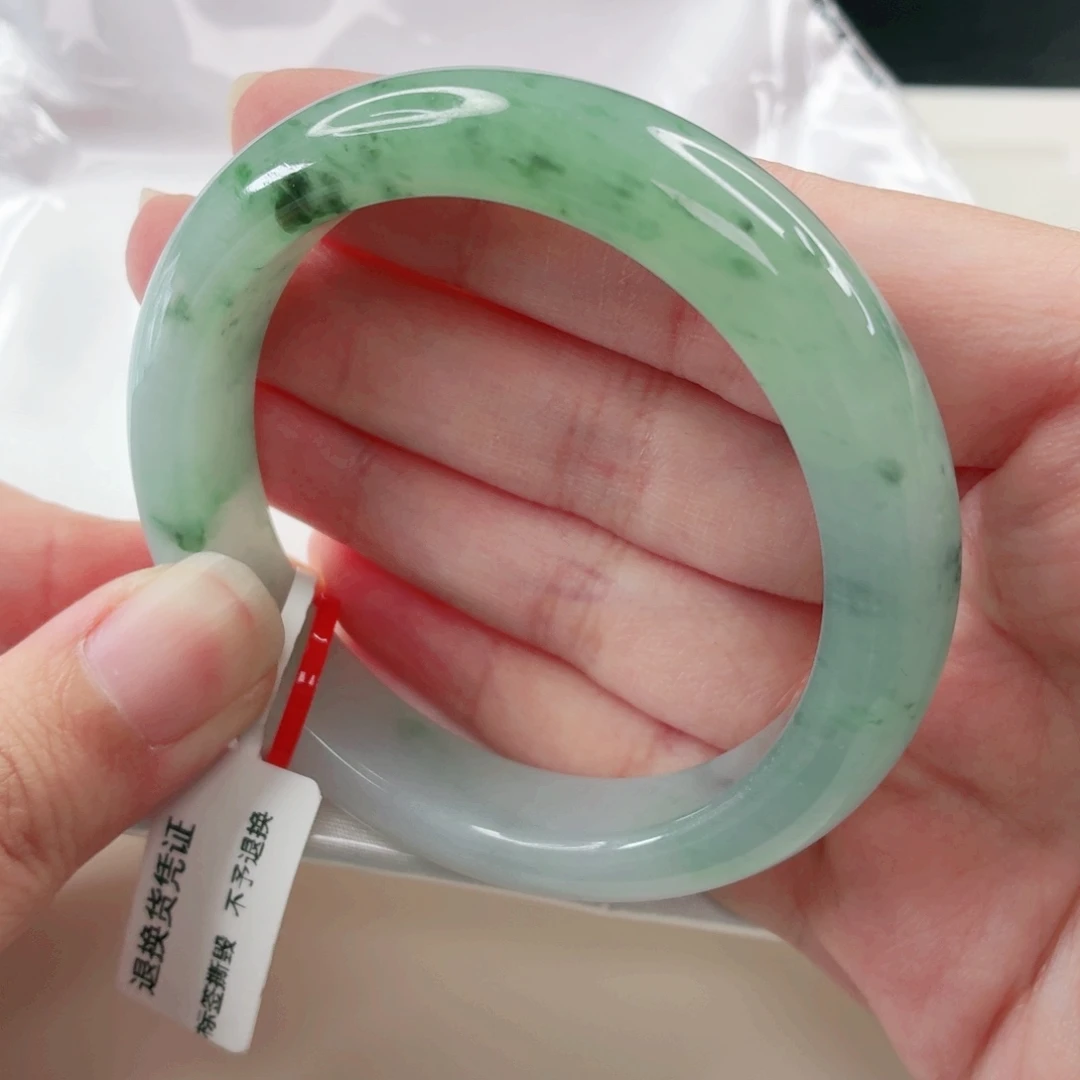 翡翠未镶嵌手镯53.4圈x588