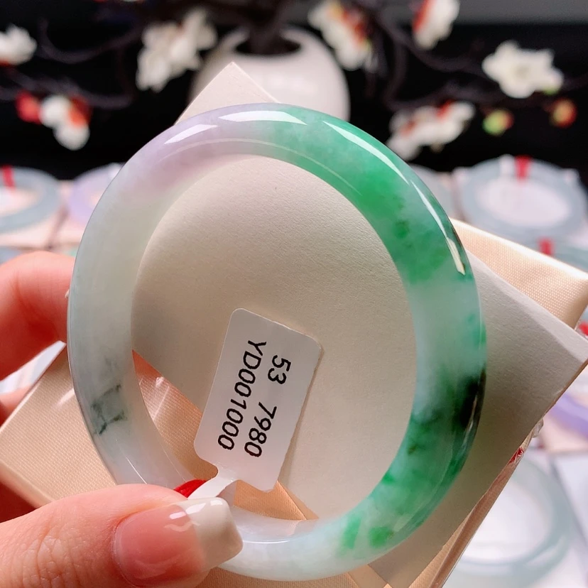 【闪购商品】未镶嵌手镯翡翠53春带彩辣绿手镯