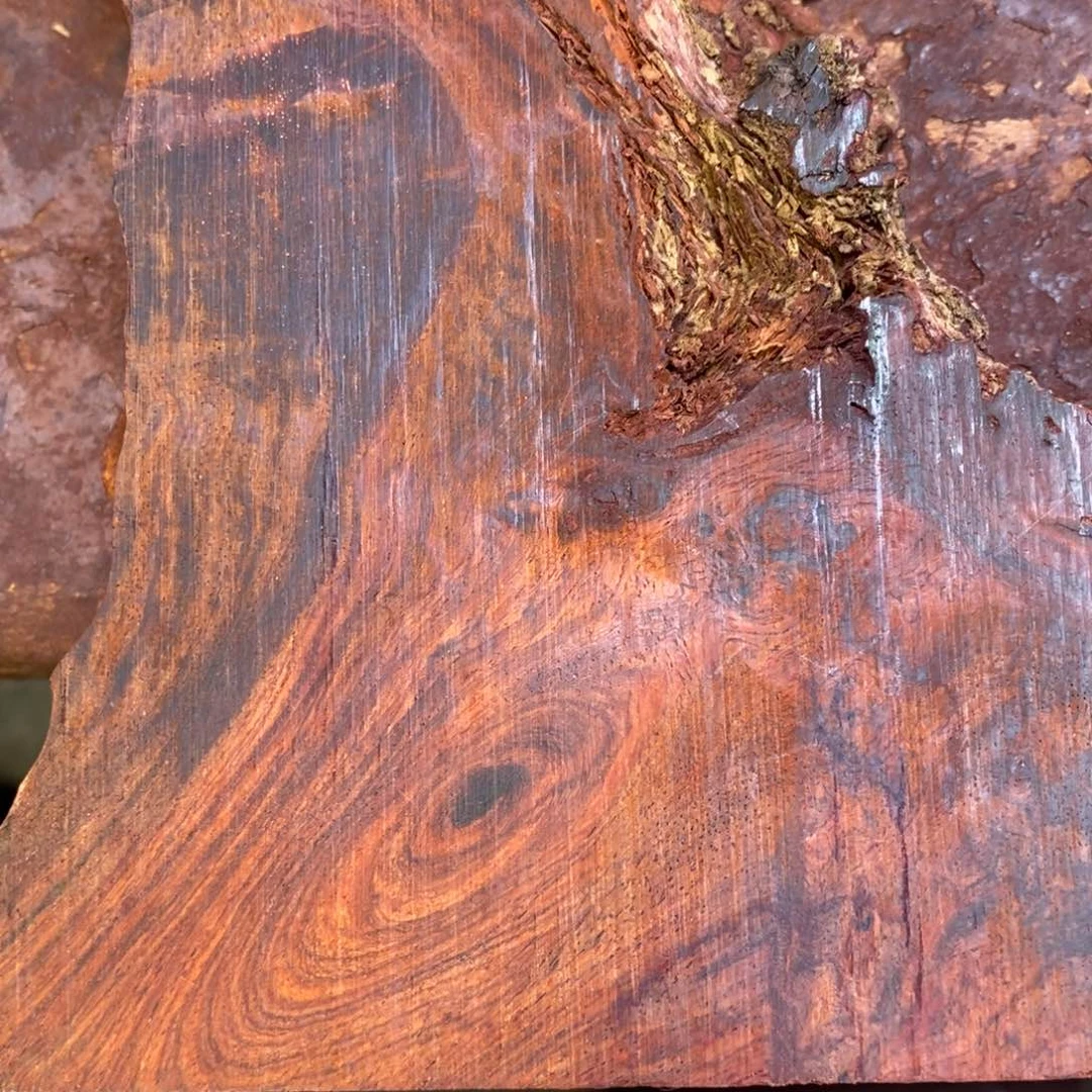 檀香紫檀（小叶紫檀）峰**翩