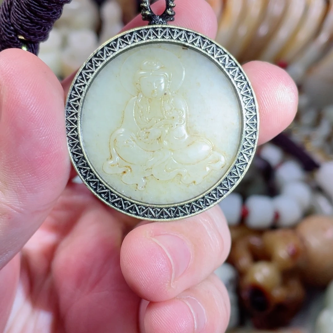 和田玉未镶嵌把件