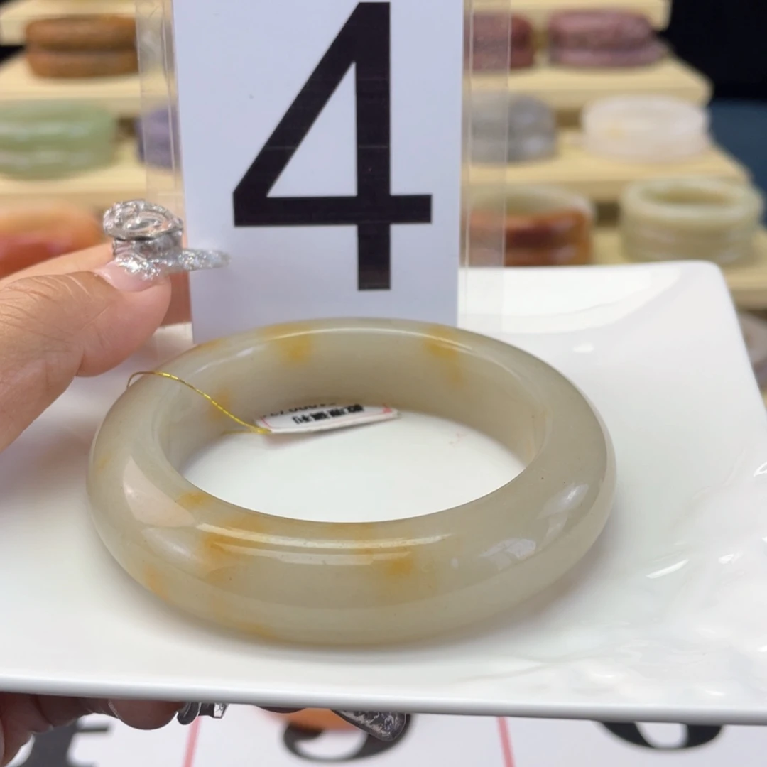 未镶嵌手镯石英岩玉