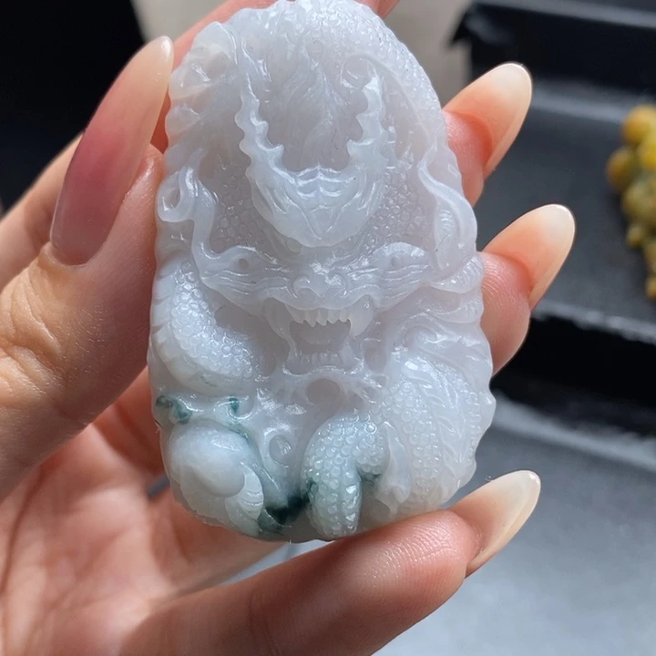 定制翡翠未镶嵌龙牌