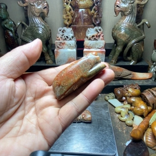 未镶嵌和田玉摆件