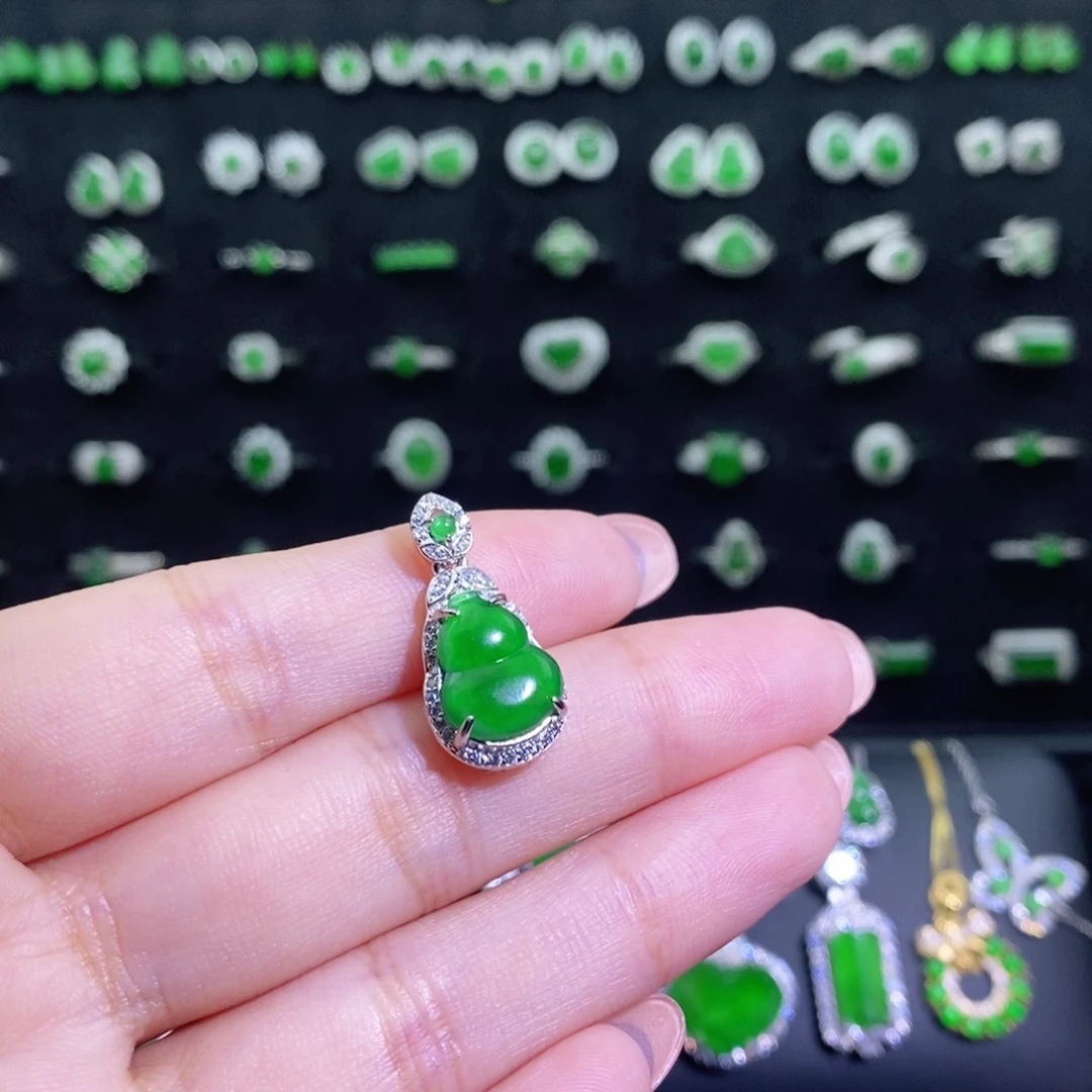 翡翠银S925镶嵌颈饰广****布多样性
