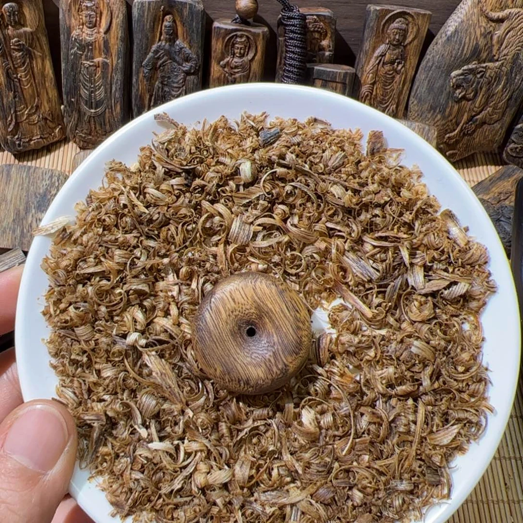 沉香碎屑沉香绿棋雕刻3.5克