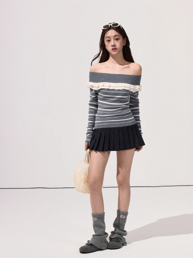 Moxiebabe/甜辣木耳边拼接针织衫女秋冬条纹辣妹设计师露肩毛衣