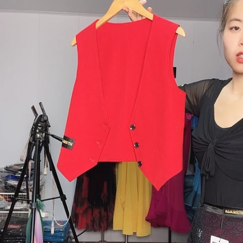 M。