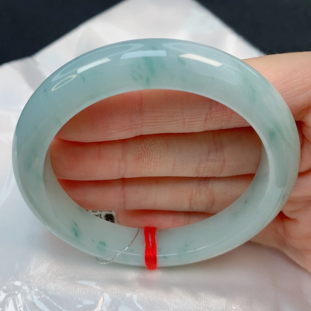 未镶嵌手镯翡翠54.7正圈，秀气细腻，完整，012