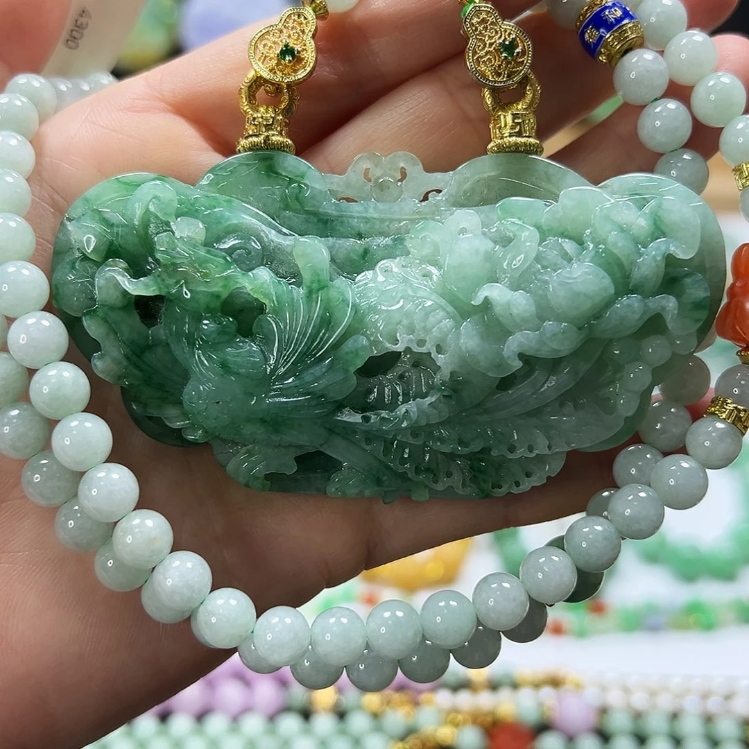 翡翠未镶嵌颈饰吊坠