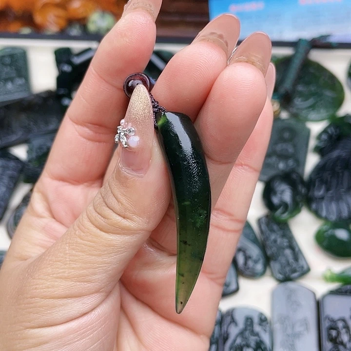 蛇纹石玉未镶嵌挂件泰山玉狼牙