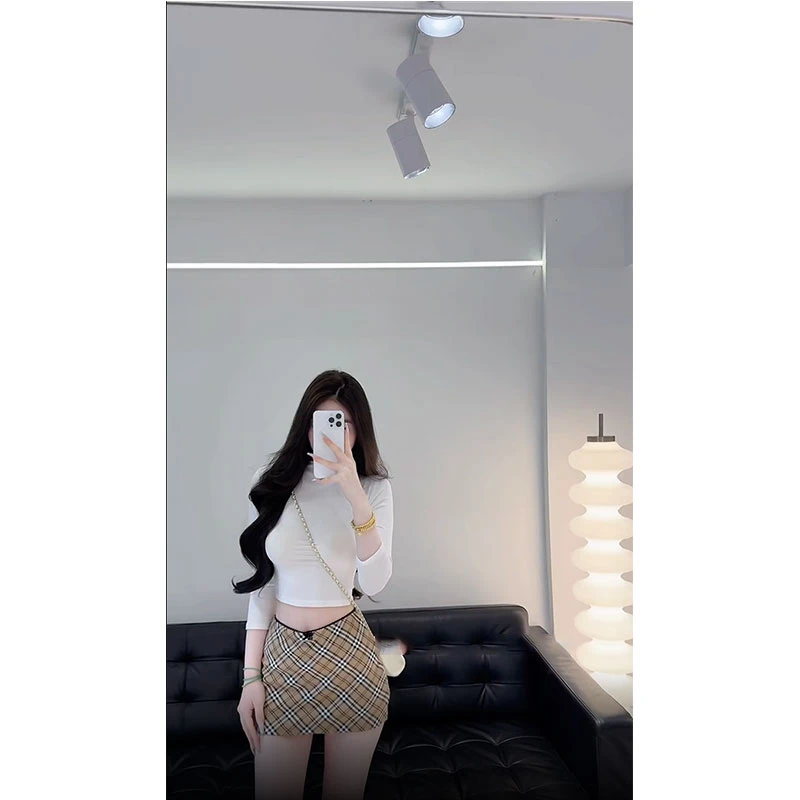 简约通勤纯欲风修身正肩半高领T恤女2025新款复古格纹半身裙套装