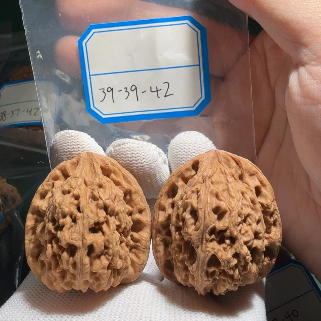 文玩核桃吊坠南疆万字高炮033