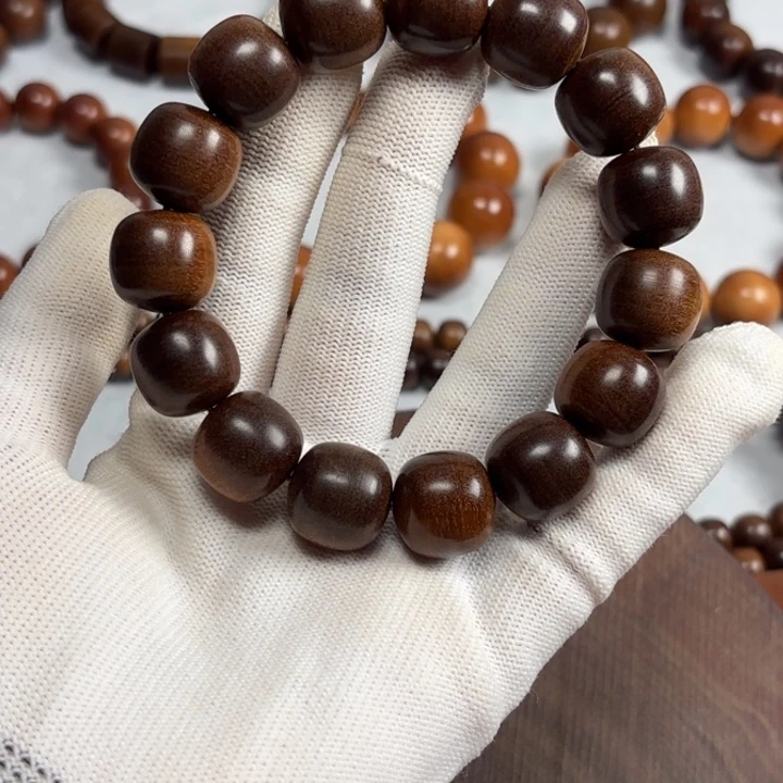 拽***当檀香木1516老山檀黑肉焦糖奶甜