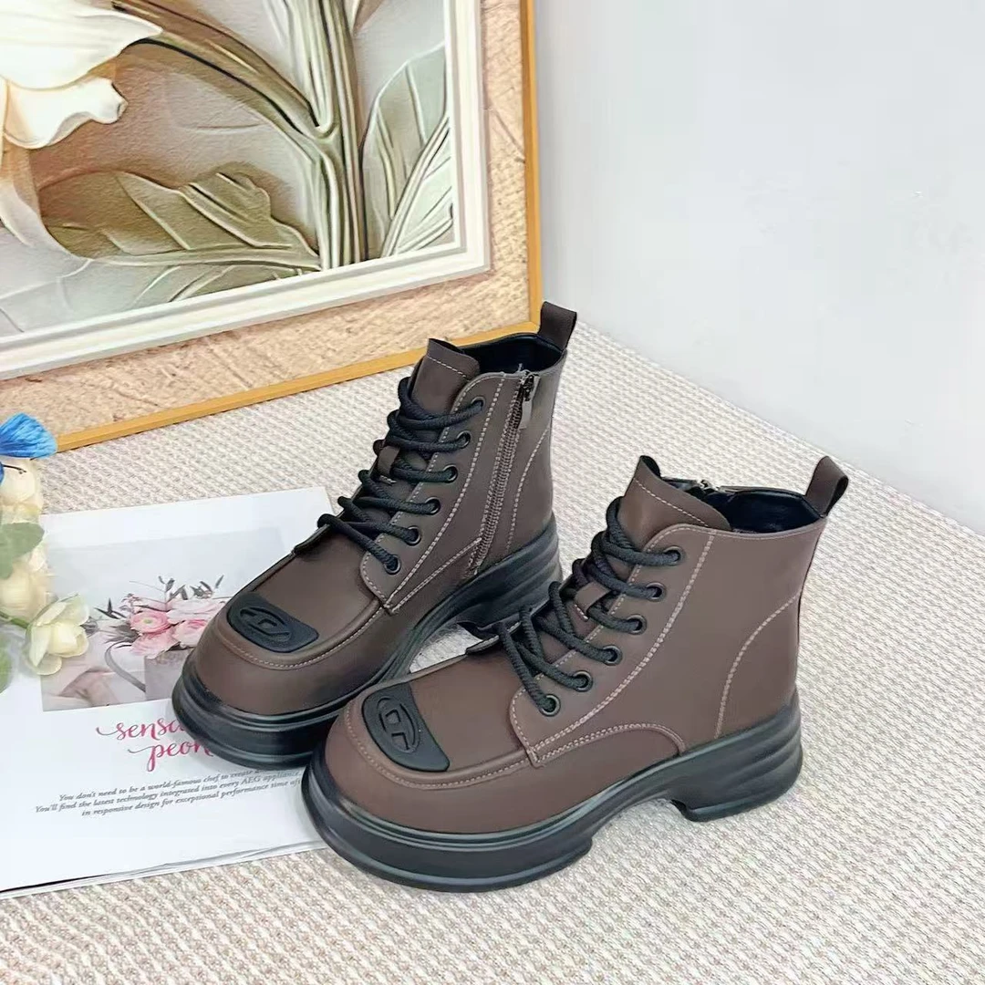 30210  秋冬新款时尚百搭粗跟马丁靴加绒