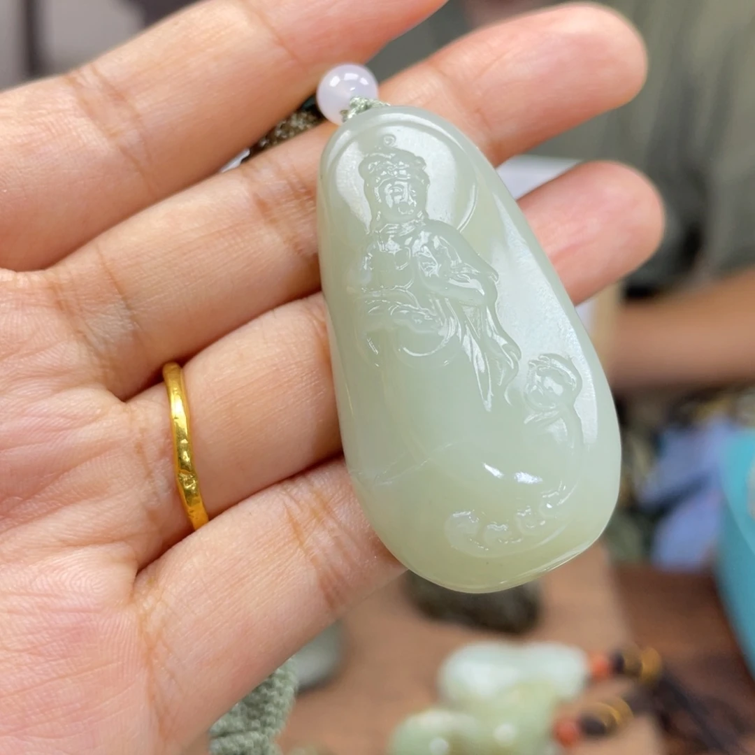 和田玉未镶嵌颈饰