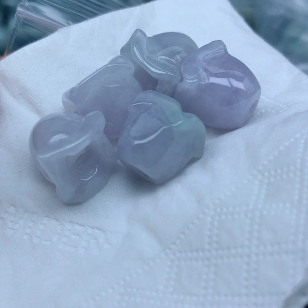 颈饰足铂镶嵌翡翠翡翠