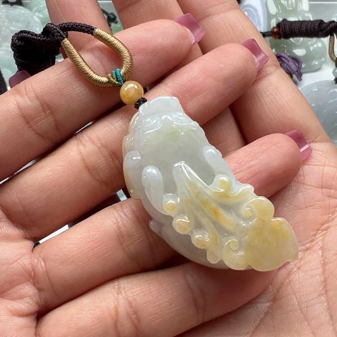 翡翠颈饰未镶嵌貔貅