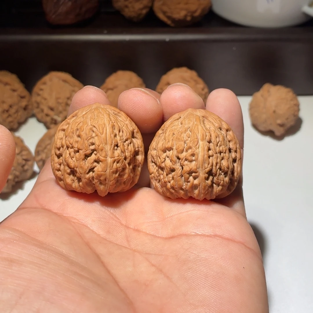 姜***酱吊坠文玩核桃密纹