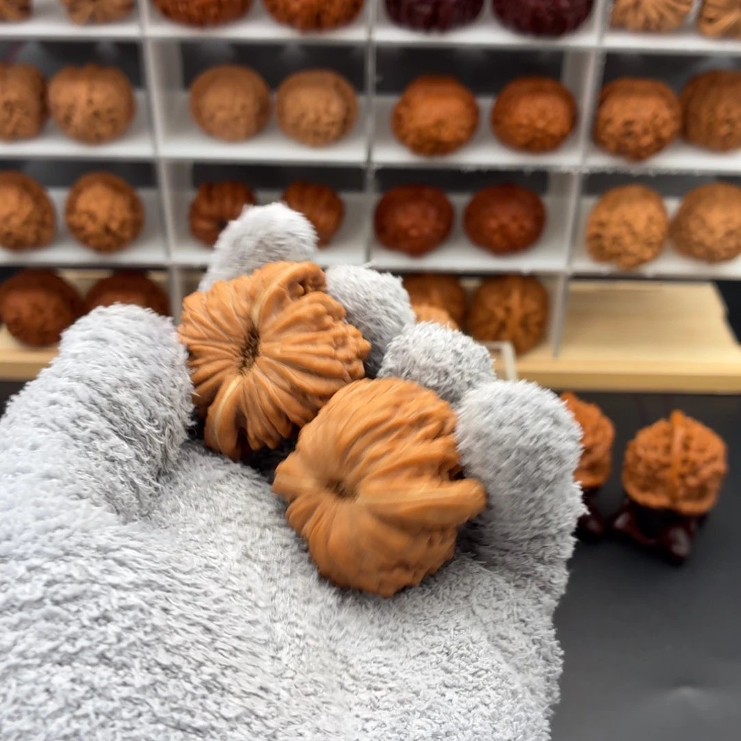 布***克文玩核桃把件四座楼全品43