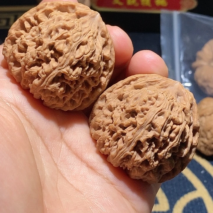 【闪购商品】文玩核桃吊坠岩***?南疆石