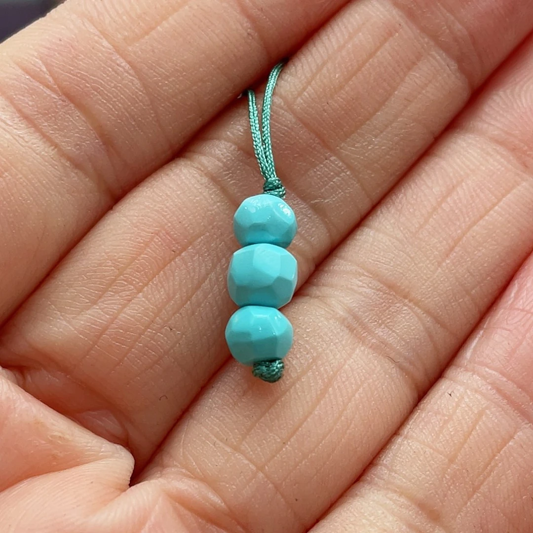 绿松石颈饰未镶嵌