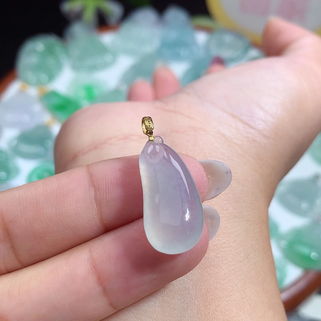 翡翠未镶嵌颈饰福瓜