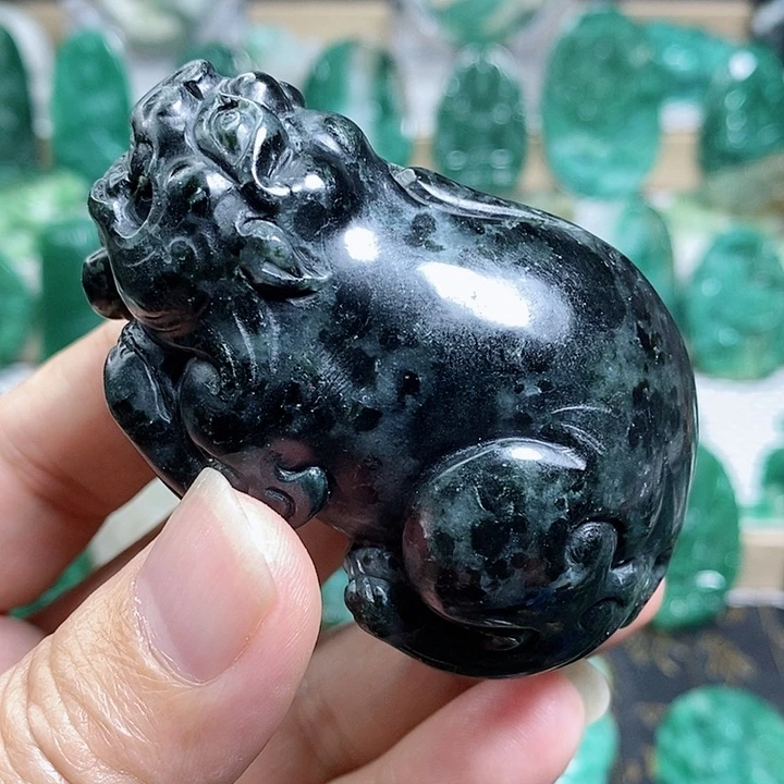 未镶嵌独山玉颈饰