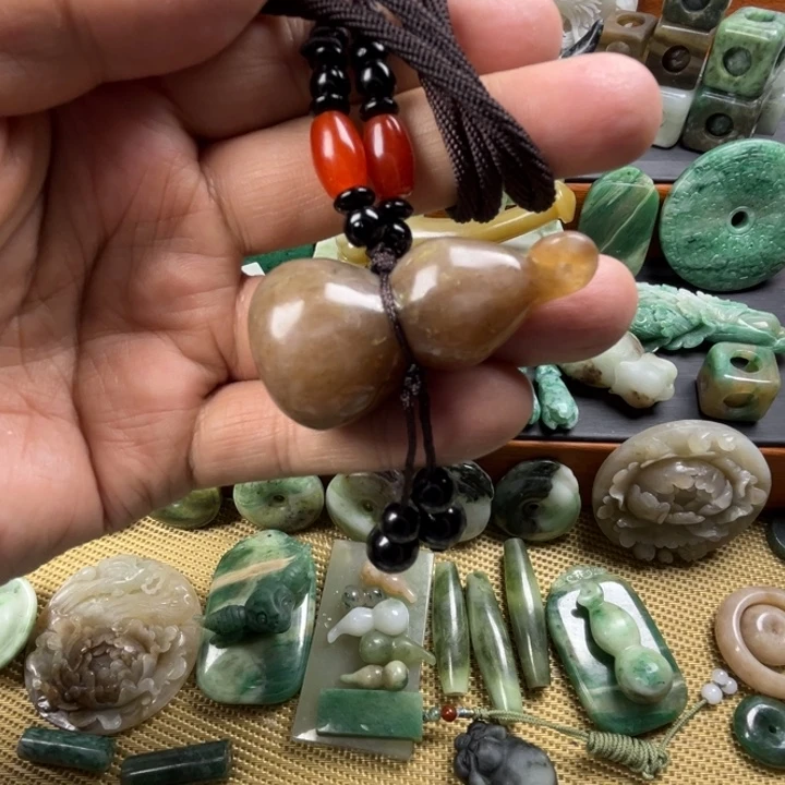 独山玉未镶嵌珠宝半成品