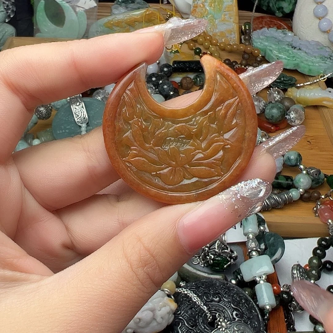 翡翠吊坠(赠链)未镶嵌吊坠