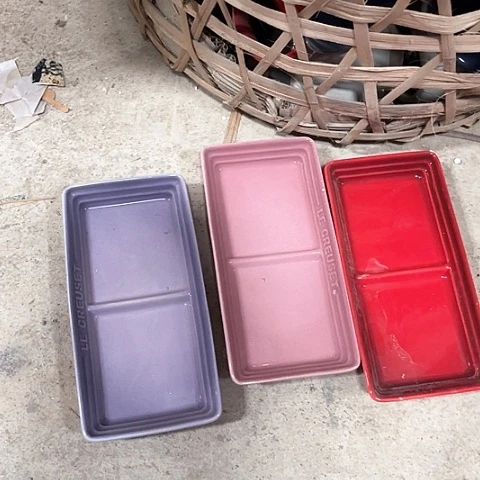 微瑕，口径18高度2宽9针孔拖釉，3个不同色