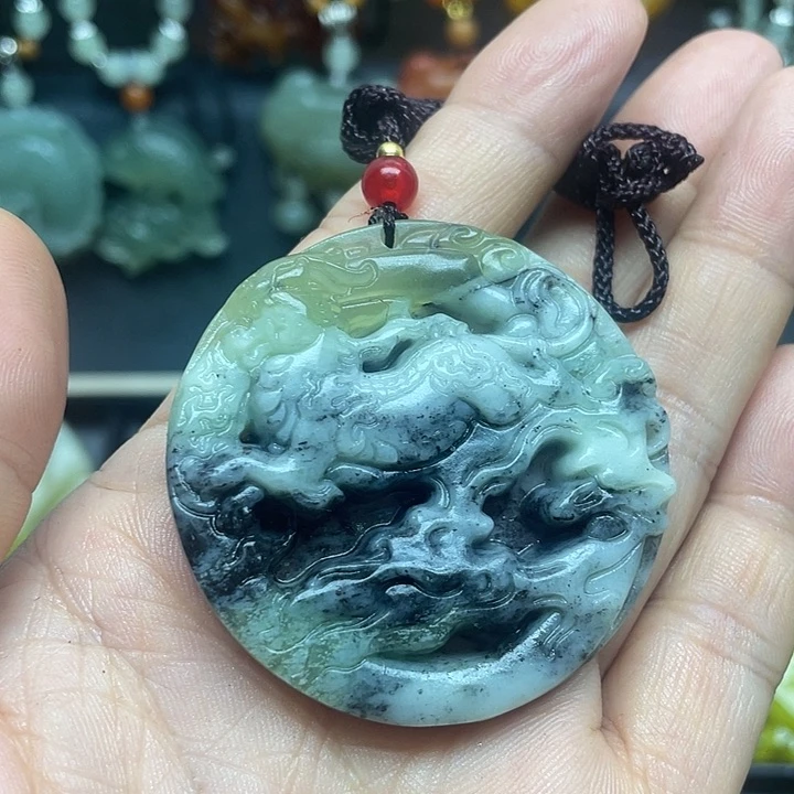 未镶嵌蛇纹石玉颈饰