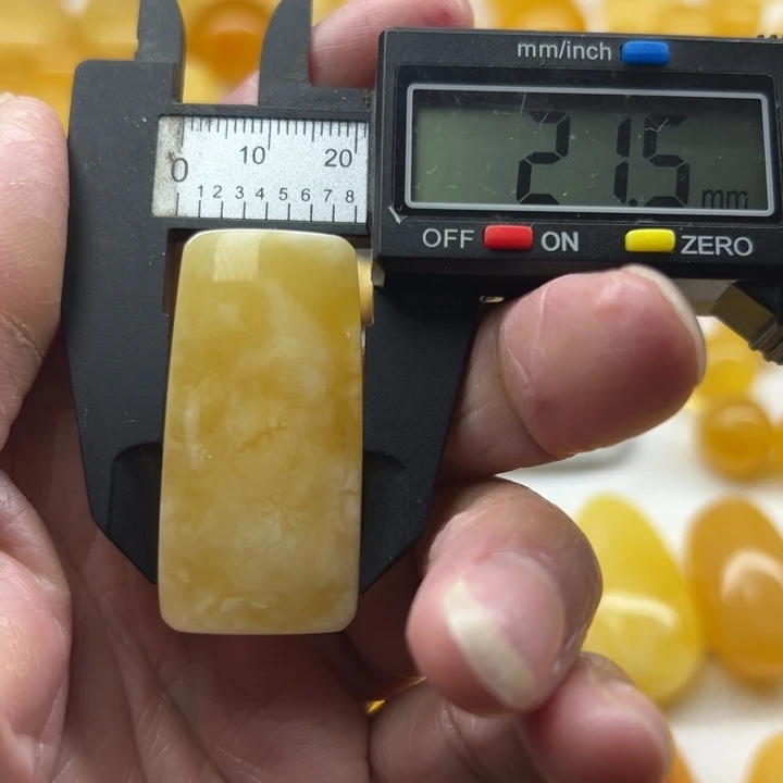 琥珀（矿物珀）未镶嵌裸石