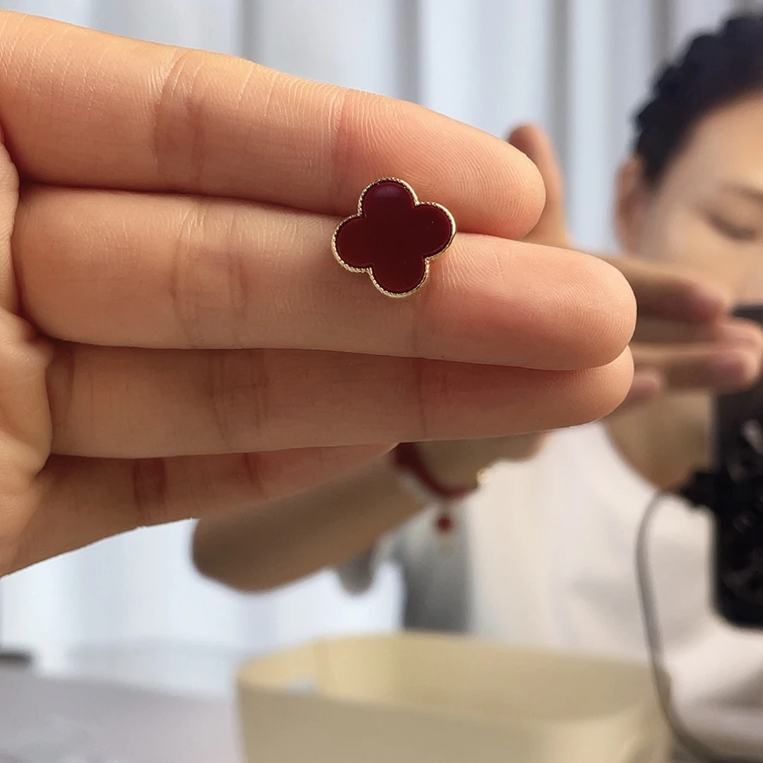 琉璃纯铜合金红四叶草耳钉