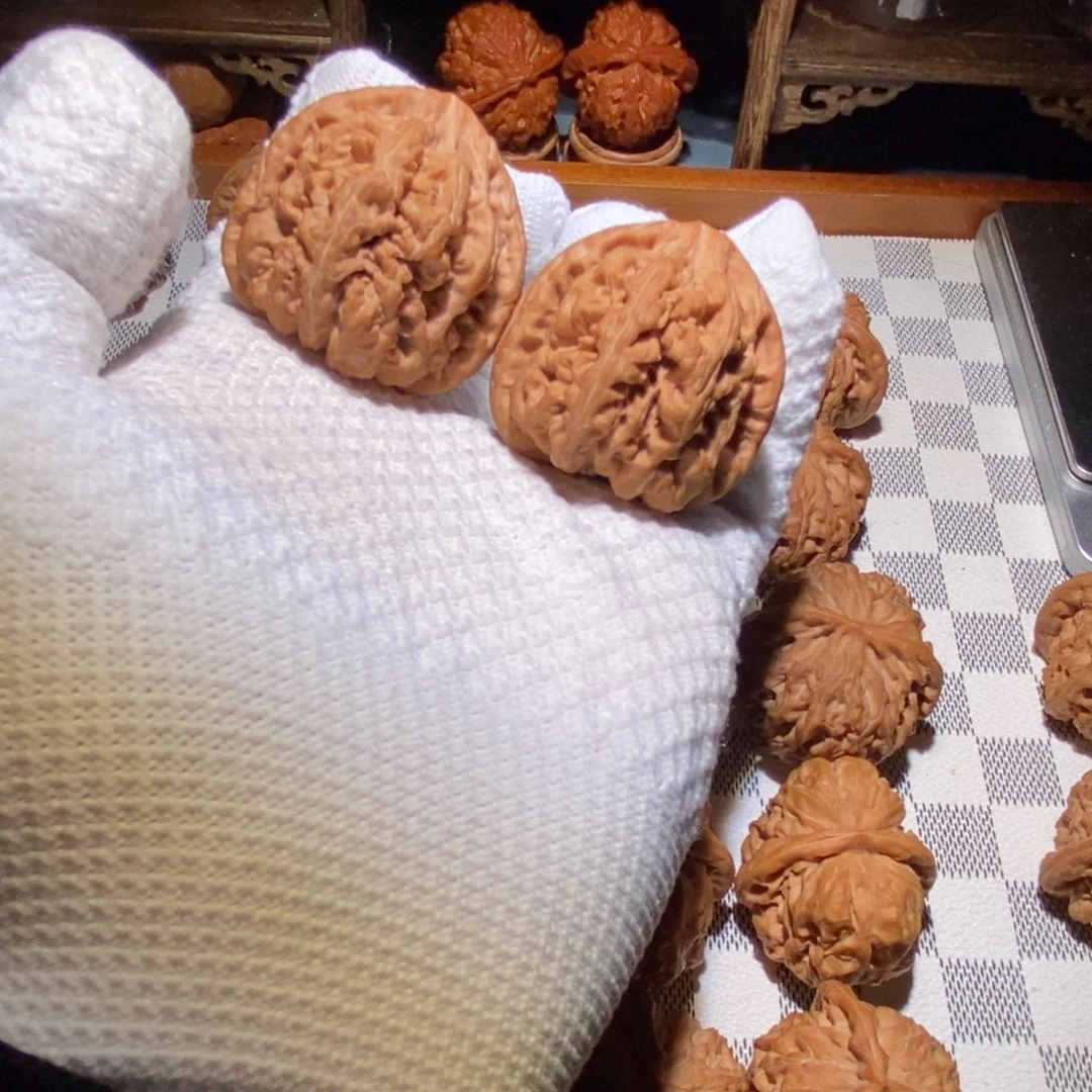 文玩核桃吊坠去**去粗筋