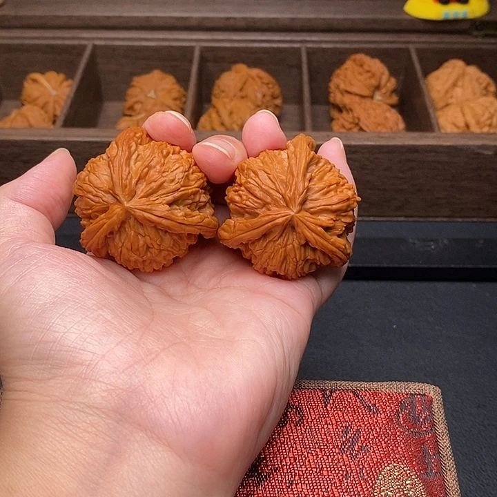 D***M把件文玩核桃白奔