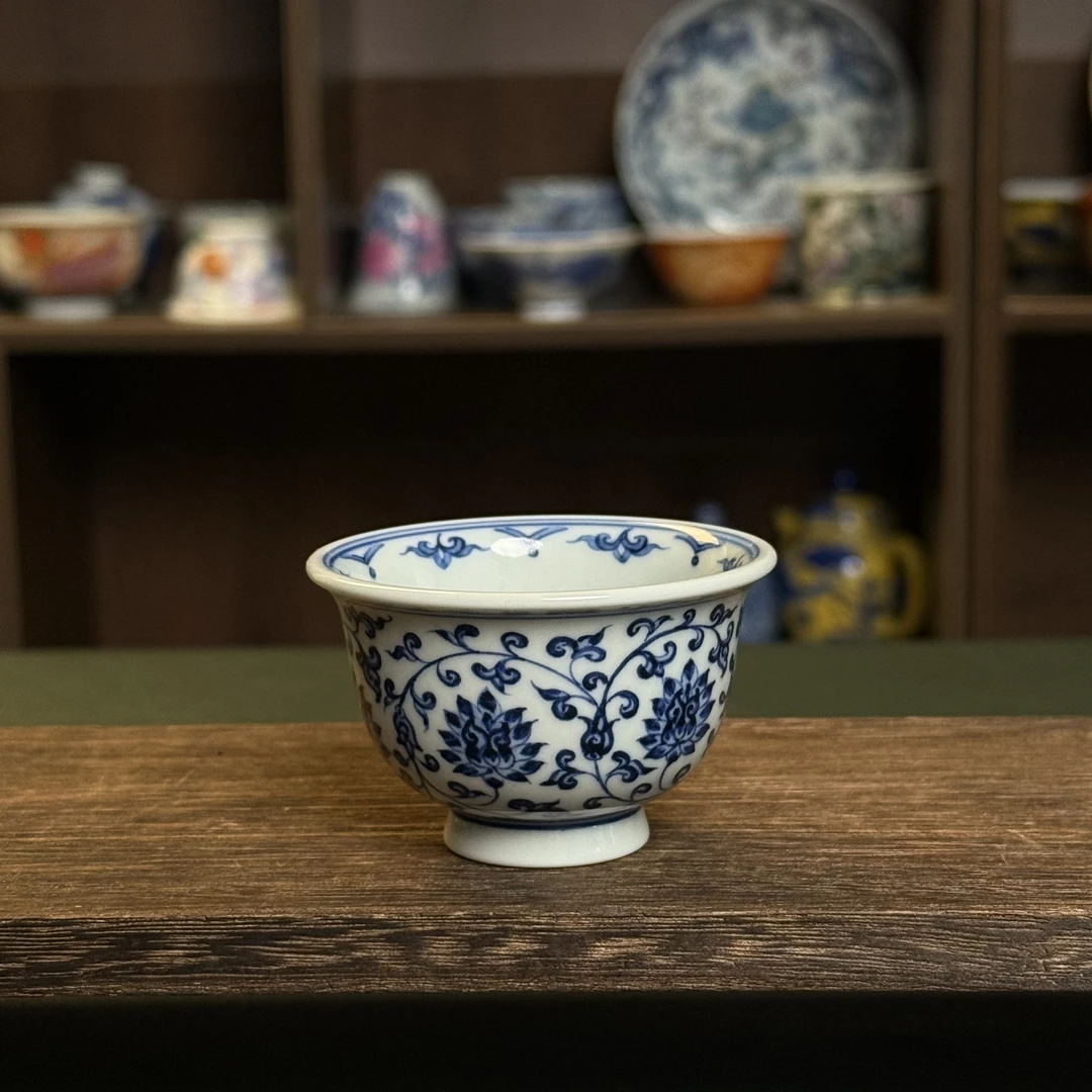 景德镇青言纯手工手绘青花缠枝单杯莲纹陶瓷小压手杯主人杯茶杯