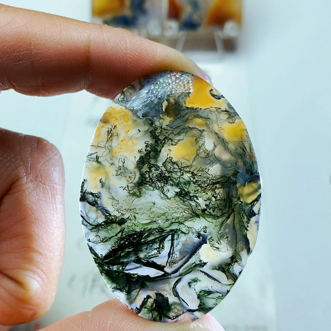 玛瑙/玉髓颈饰未镶嵌母****?