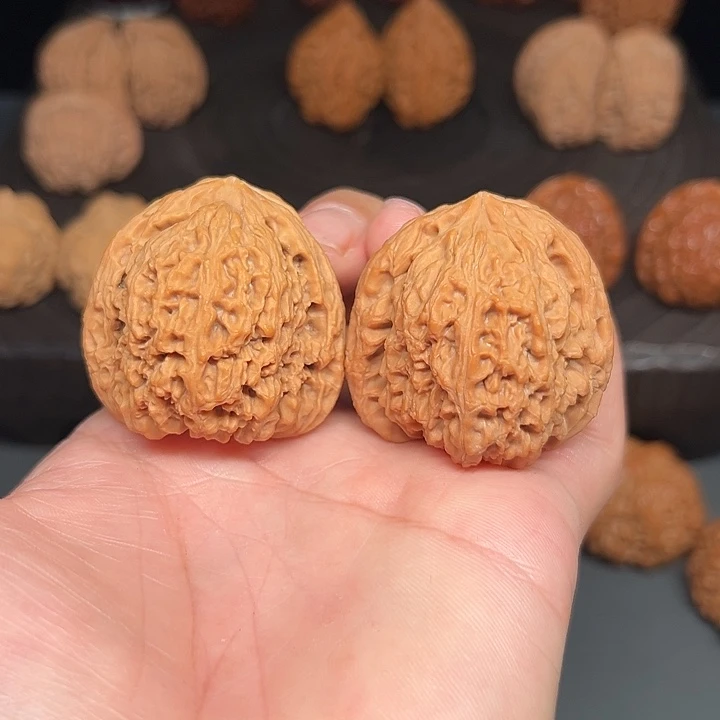 把件文玩核桃南疆石 41+