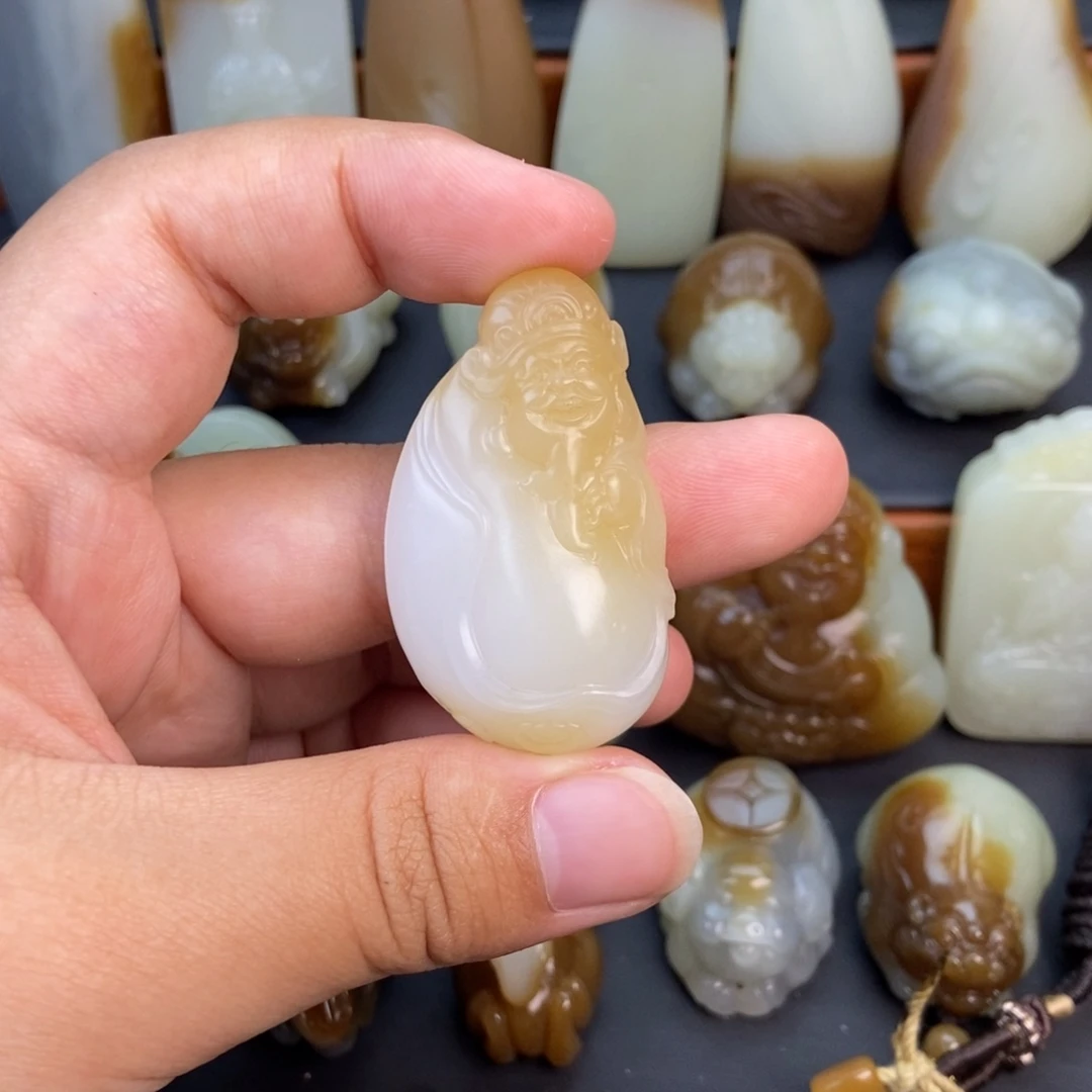 和田玉（糖玉）未镶嵌颈饰