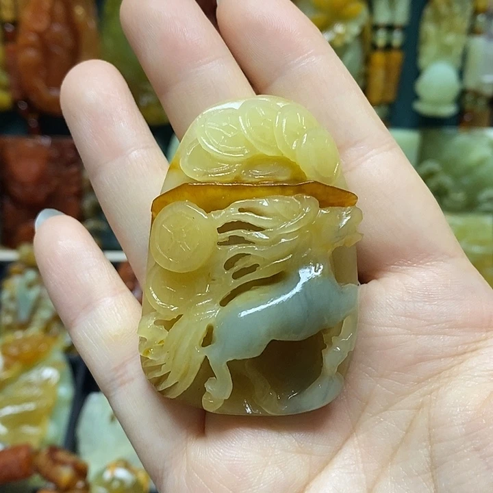 岫玉未镶嵌吊坠(赠链)